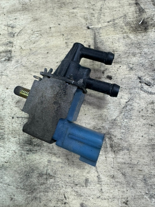 Клапан вакуумный Nissan Sunny 2000 B15 QG15-DE 14930-AA000 контрактная