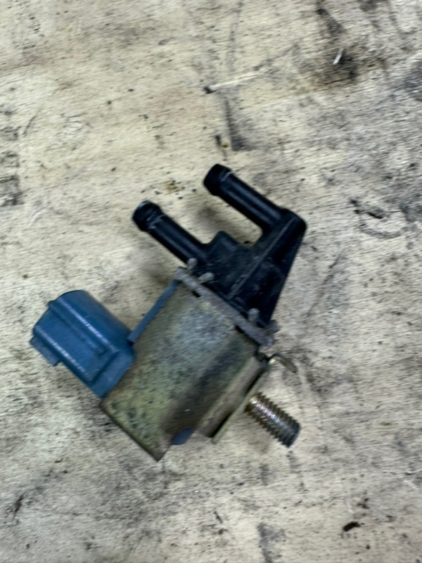 Клапан вакуумный Nissan Sunny B15 QG15-DE