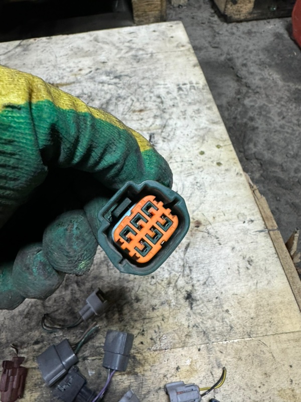 Разъём Nissan Primera P12 QG18-DE