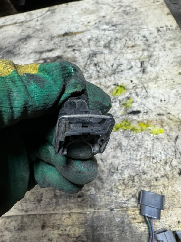 Разъём Primera 2003 P12 QG18-DE