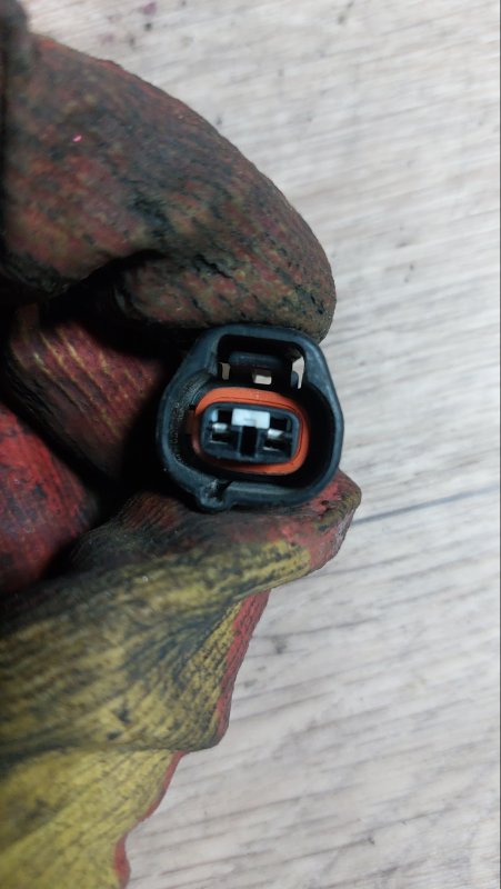 Разъём Toyota Isis ZNM10 1ZZ-FE