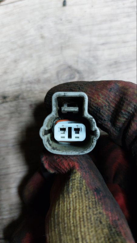 Разъём Isis 2005 ZNM10 1ZZ-FE