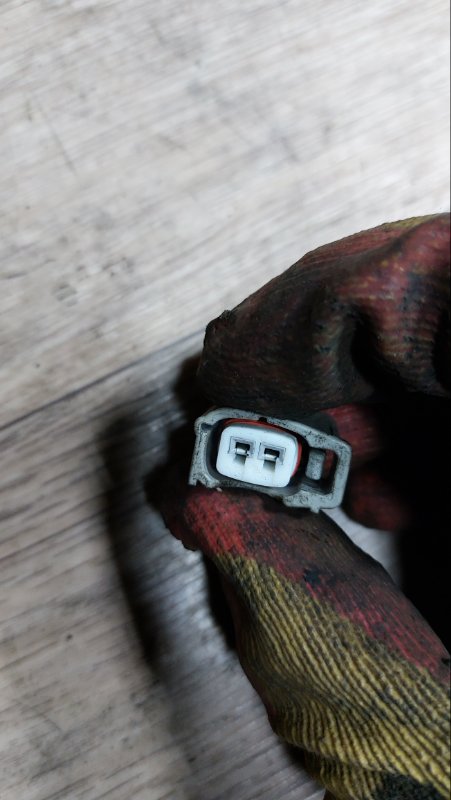 Разъём Isis 2005 ZNM10 1ZZ-FE