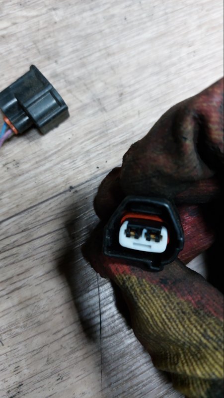 Разъём Isis 2005 ZNM10 1ZZ-FE