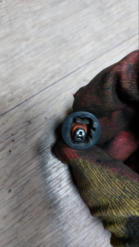 Разъём Isis 2005 ZNM10 1ZZ-FE