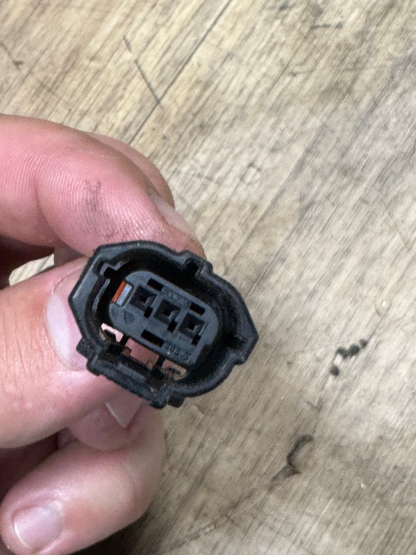 Разъём Mark X 2008 GRX120 4GR-FSE