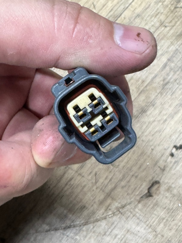 Разъём Mark X 2008 GRX120 4GR-FSE