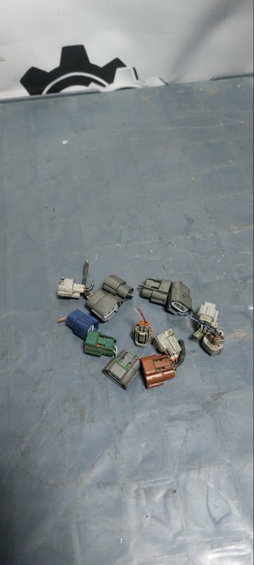 Разъём Nissan Wingroad 2001 WFY11 QG15-DE - контрактная