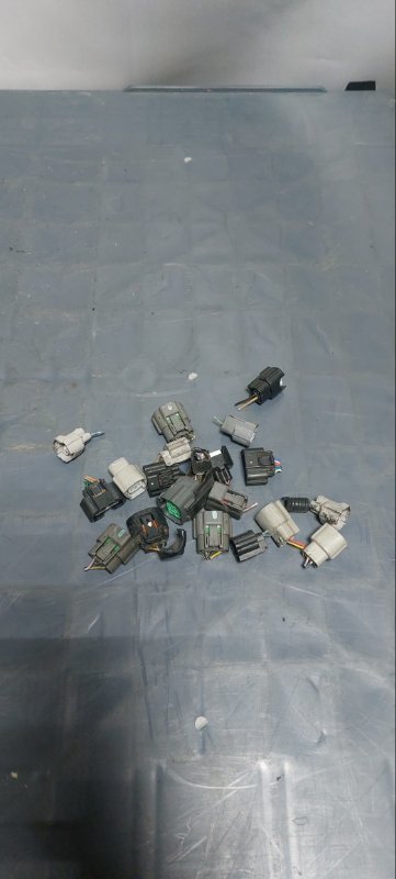 Запчасть разъём Nissan March 2012 K13 HR12-DE - контрактная Разъём Nissan March 2012 K13 HR12-DE - контрактная