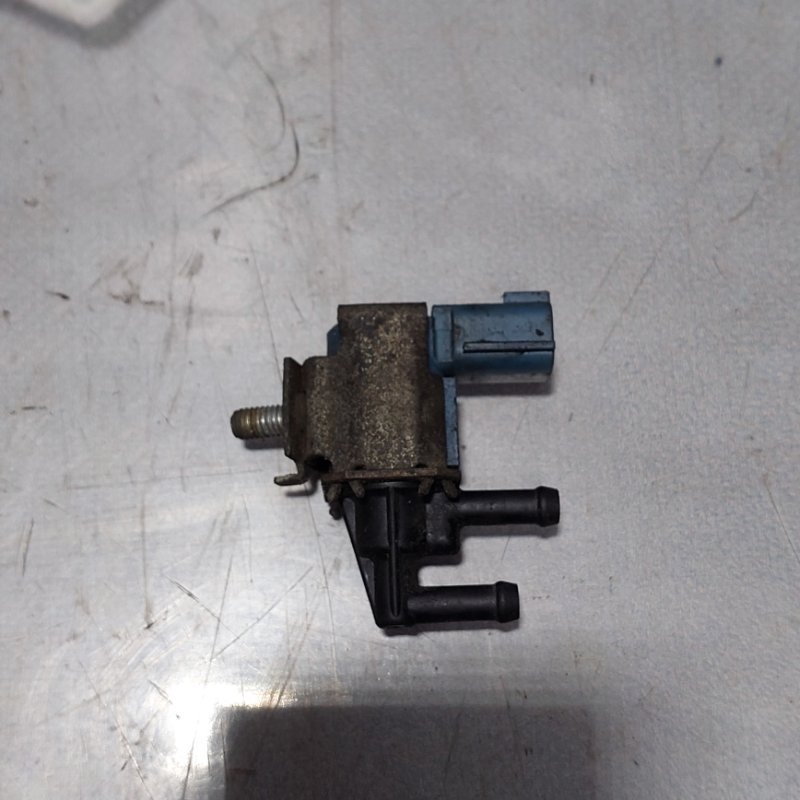 Клапан вакуумный Bluebird Sylphy 2004 QG10 QG18-DE