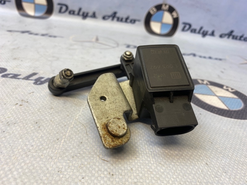 Датчик дорожного просвета BMW 530i 2003-10-07 e60 m54b30 1093697 контрактная