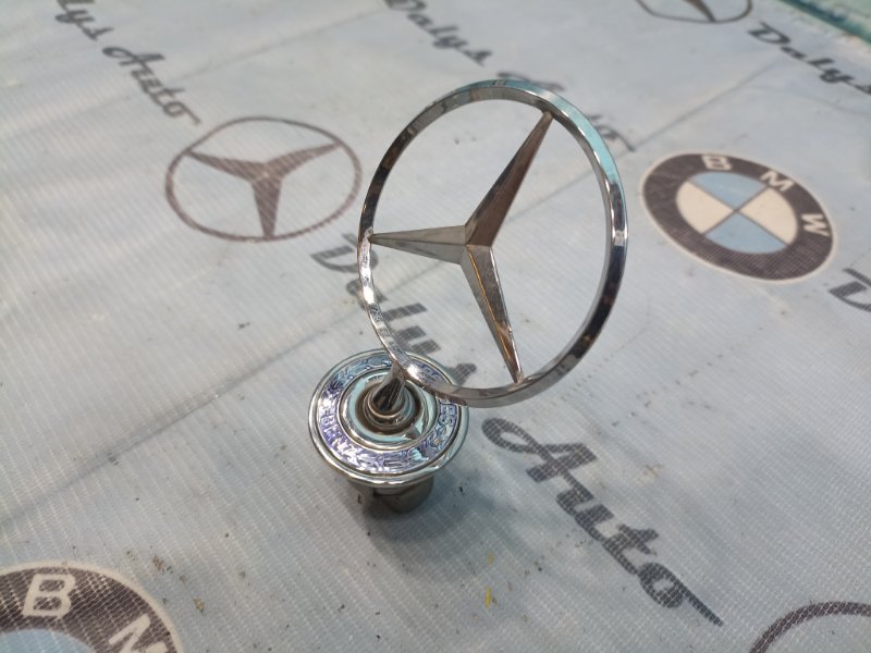 Эмблема капота Mercedes-Benz E-class w211 m112.913 2.6