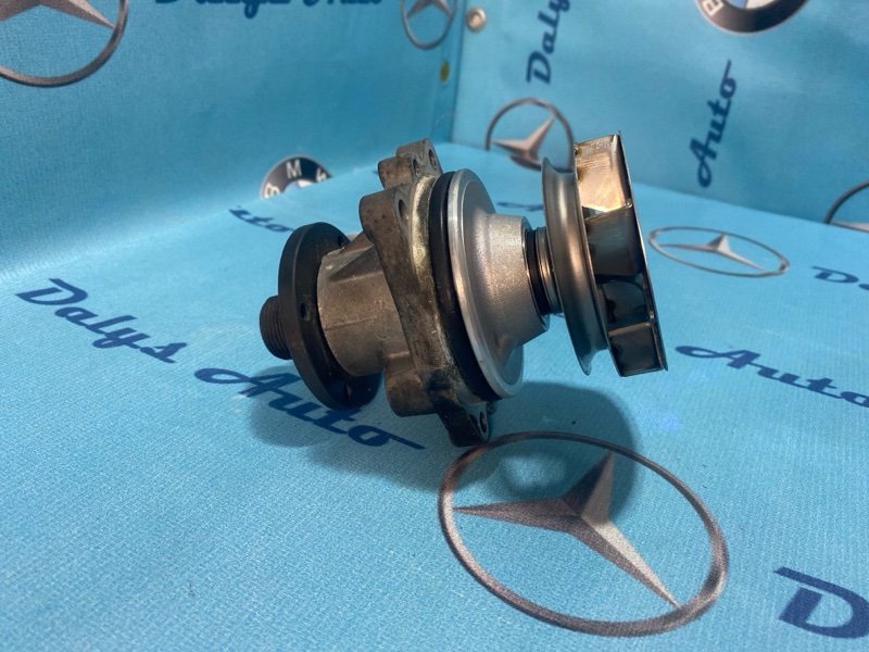 Запчасть насос водяной (помпа) BMW 525i 2003г. Октябрь e39 LCi универсал m54b25 11517509985 контрактная Насос водяной (помпа) BMW 525i 2003г. Октябрь e39 LCi универсал m54b25 11517509985 контрактная