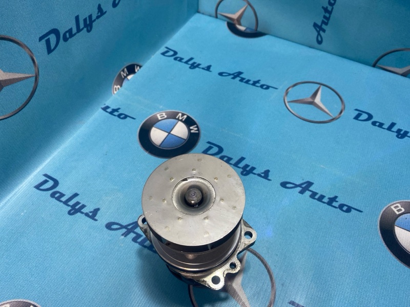 Насос водяной (помпа) 525i 2003г. Октябрь e39 LCi универсал m54b25 Насос водяной (помпа) 525i 2003г. Октябрь e39 LCi универсал m54b25