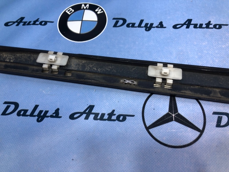 Молдинг двери передний левый E-class 02/03/2004 w211 m112.949 3.2 Молдинг двери передний левый E-class 02/03/2004 w211 m112.949 3.2