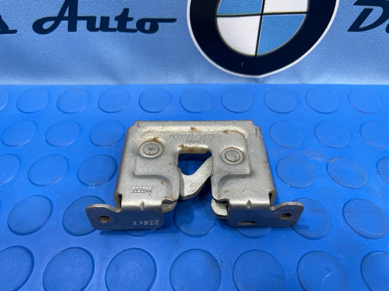 Замок капота BMW 525i 2007 е60 LCi n52b25 51237115229 контрактная