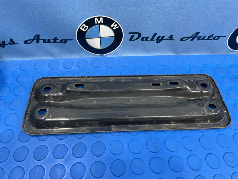 Кронштейн глушителя BMW 525i 2007 е60 LCi n52b25 51717064828 контрактная