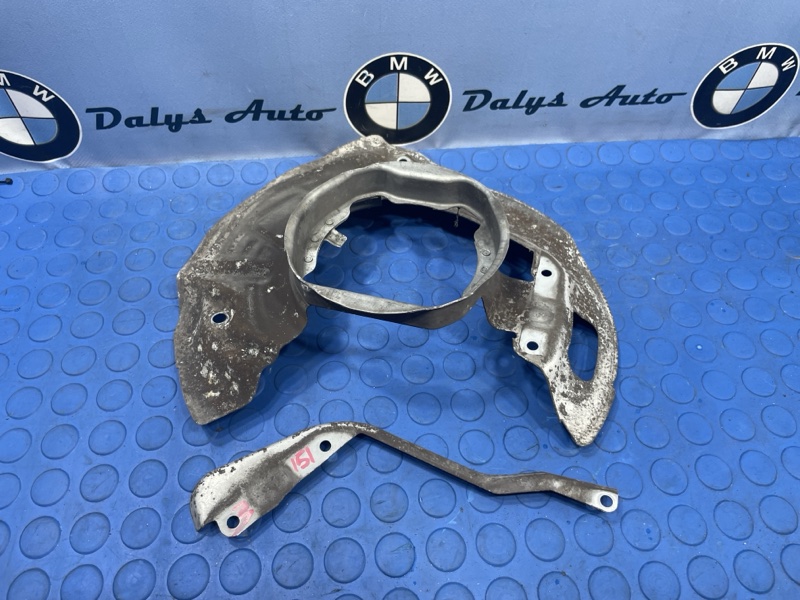 Защитный кожух тормозов передний левый BMW 528i 1999.07. E39 M52B28TU 34111162955 контрактная