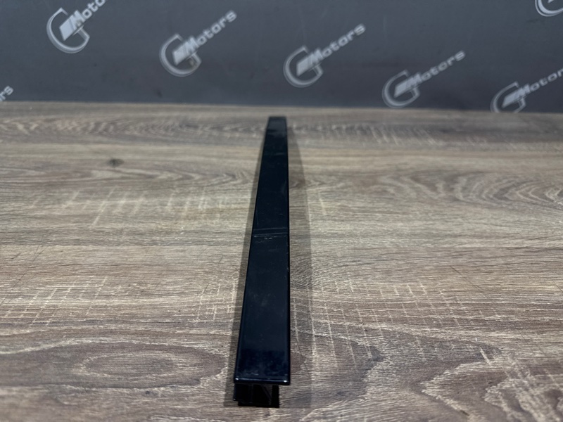 Накладка направляющей стойки стекла задняя левая 1-Series E87 n46b20