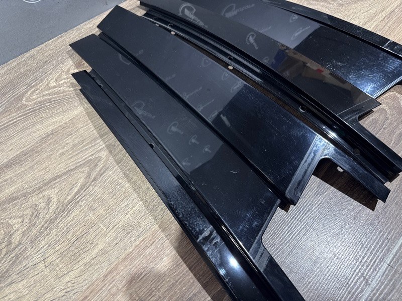 Накладка центральной стойки двери 320i 2009 E90 N46B20BD Накладка центральной стойки двери 320i 2009 E90 N46B20BD