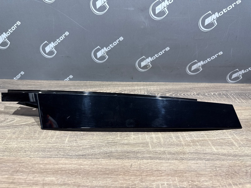 Накладка центральной стойки двери 320i 2009 E90 N46B20BD Накладка центральной стойки двери 320i 2009 E90 N46B20BD