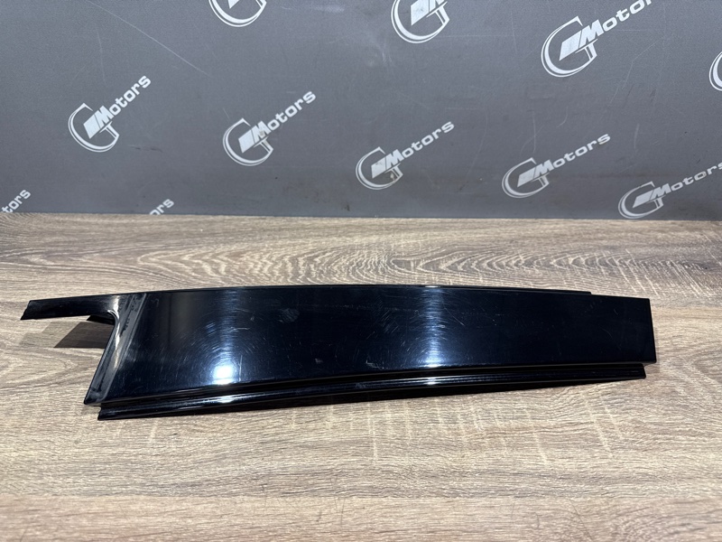 Накладка центральной стойки двери 320i 2009 E90 N46B20BD Накладка центральной стойки двери 320i 2009 E90 N46B20BD