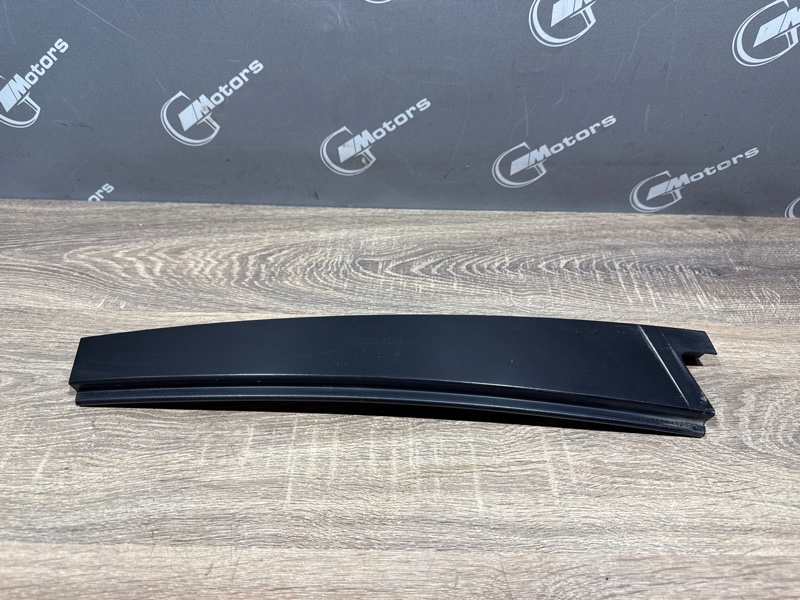 Накладка центральной стойки двери задняя левая BMW 550i 2007 E61 Touring N62B48B 51 35 7 033 811 контрактная