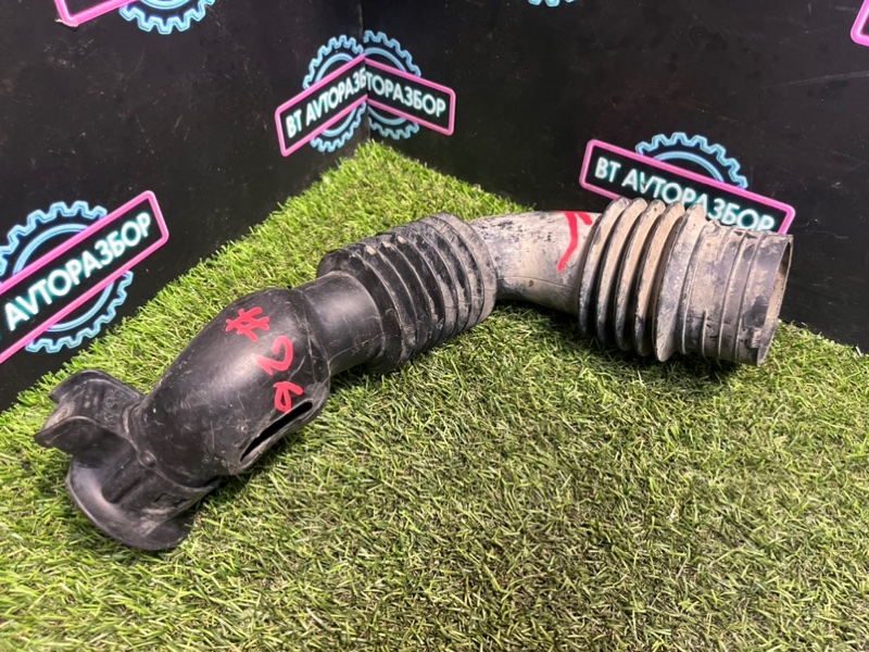 Воздухозаборник Toyota Platz 2000 NCP16 2NZ-FE 1775121030 контрактная