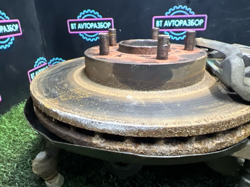 Кулак поворотный передний правый R’nessa 1998 PNN30 KA24DE