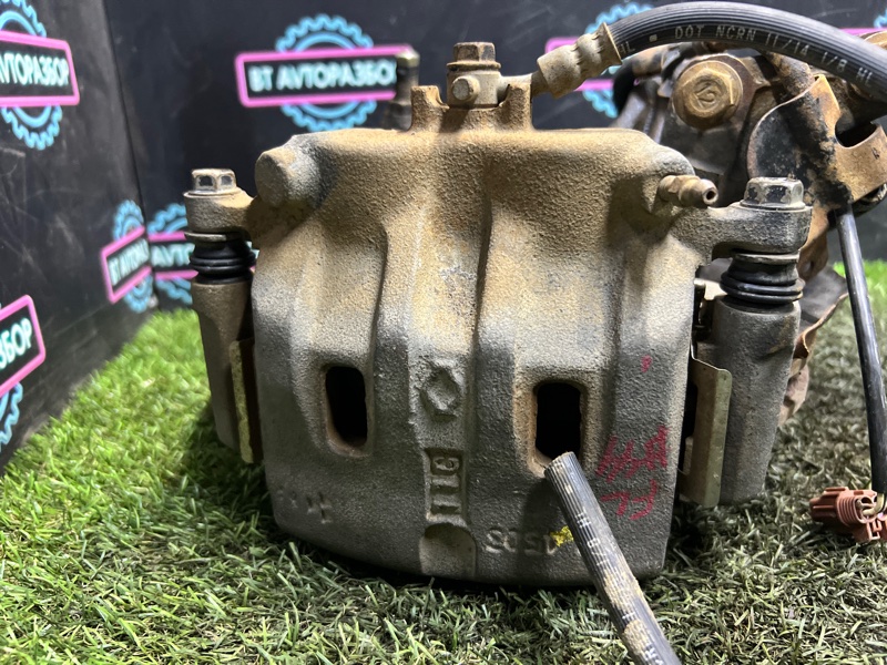 Кулак поворотный передний левый R’nessa 1998 PNN30 KA24DE