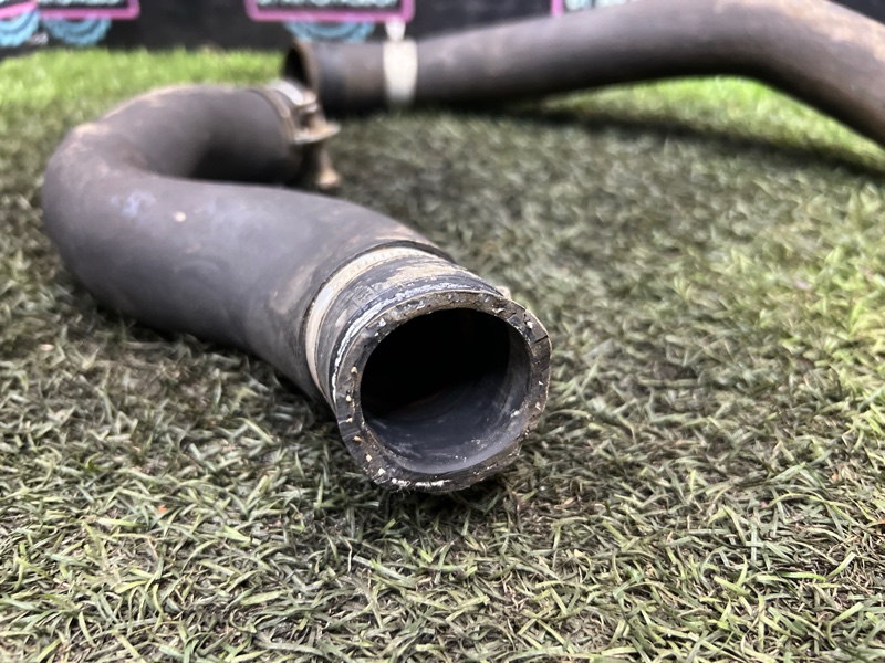 Патрубок радиатора Nissan R’nessa PNN30 KA24DE