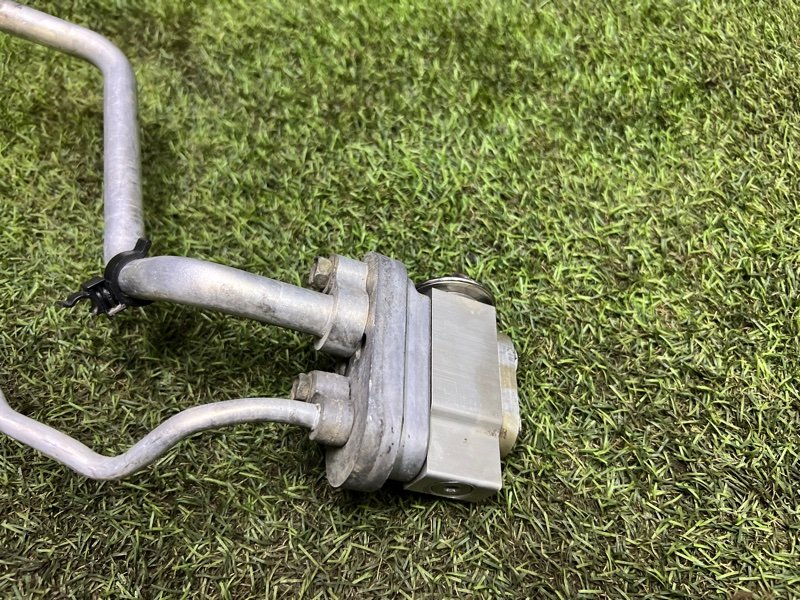 Трубка кондиционера Nissan R’nessa PNN30 KA24DE