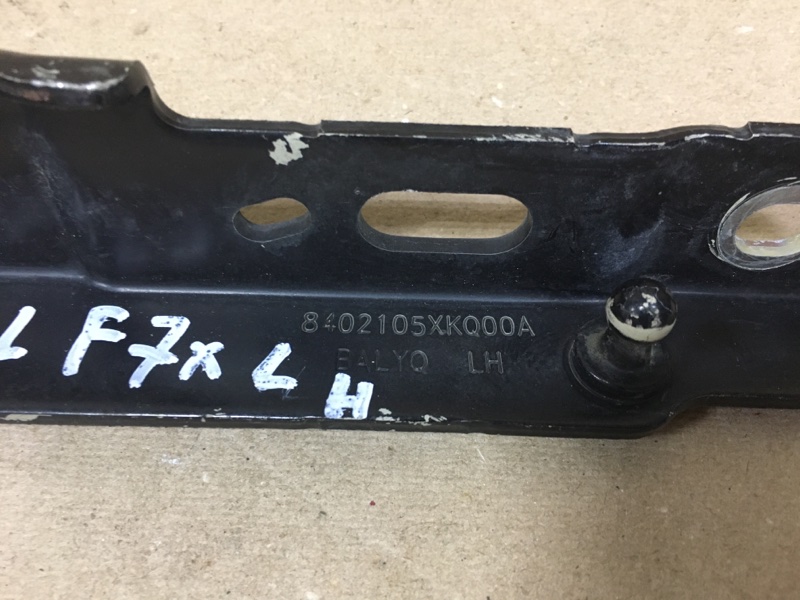 Петля капота левая F7