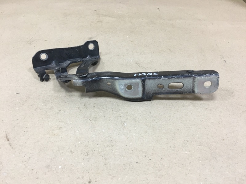 Петля капота левая F7