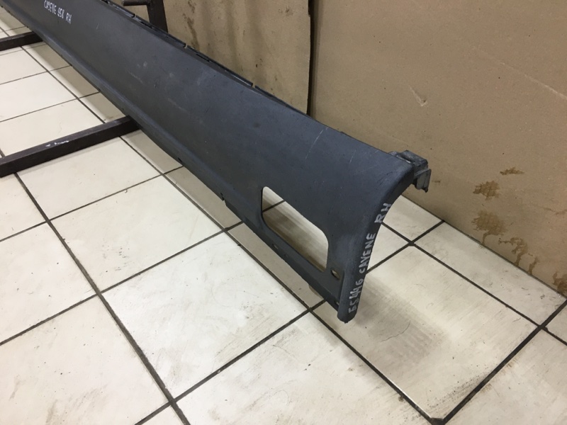 Накладка порога правая Cayenne 958 Накладка порога правая Cayenne 958