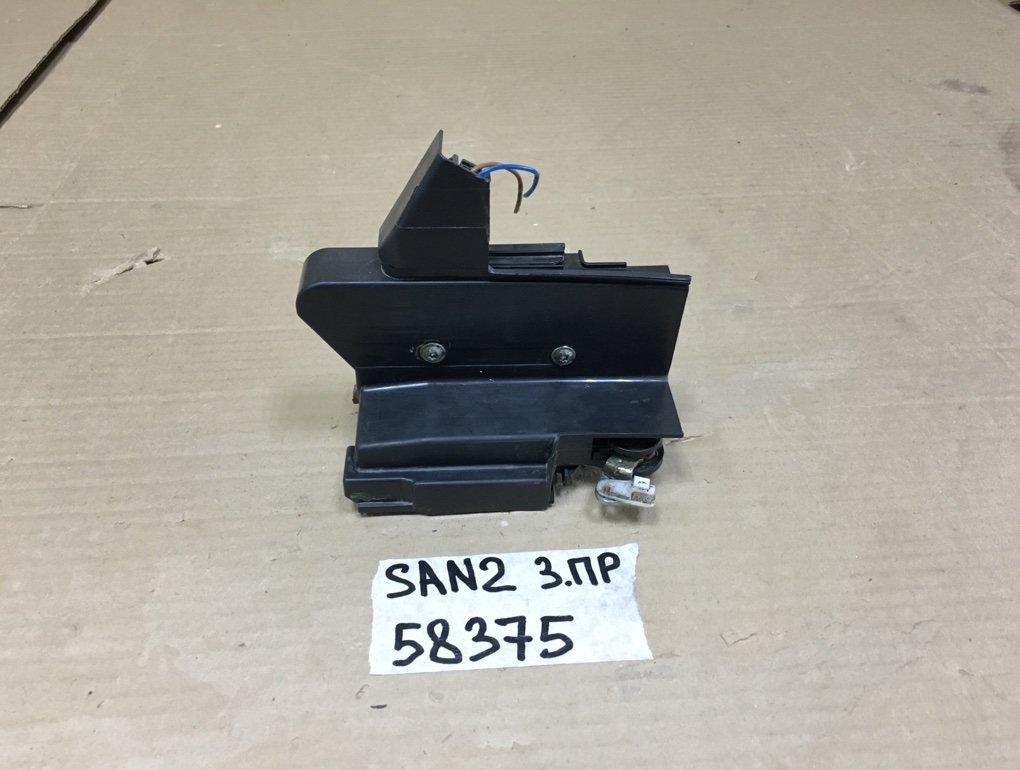 Замок двери задний правый Renault Sandero Stepway 2 825024490R Б/У