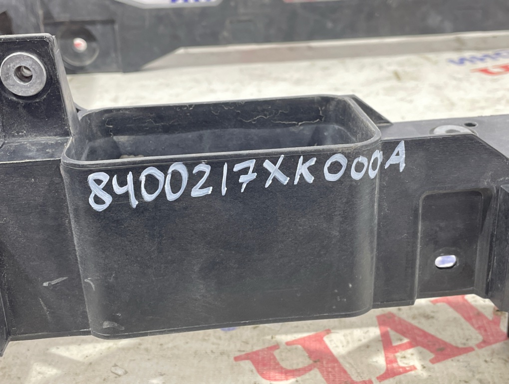 Рамка радиатора F7