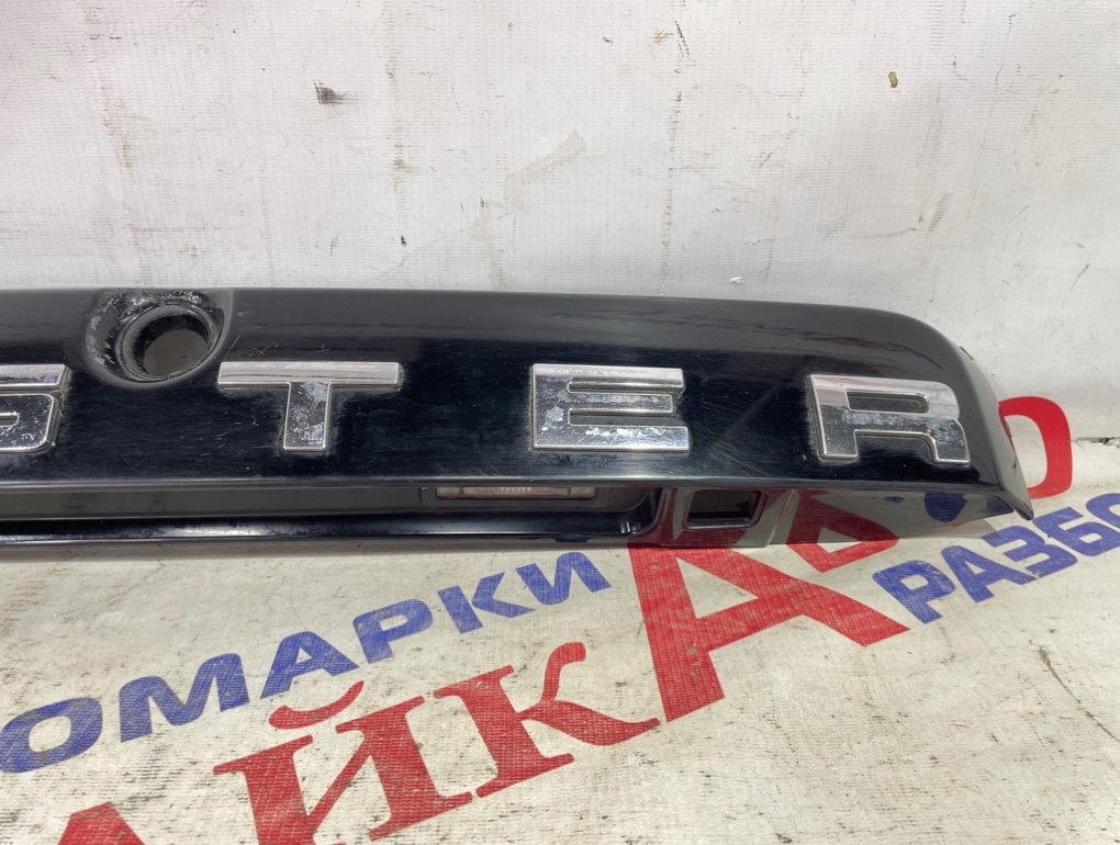 Накладка крышки багажника Renault Duster