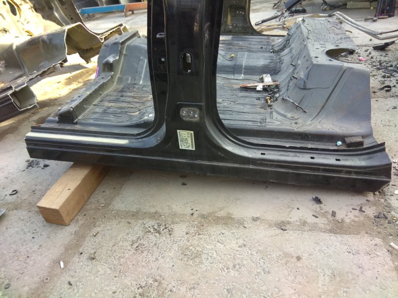 Стойка кузова левая QX56 2004 JA60 VK56