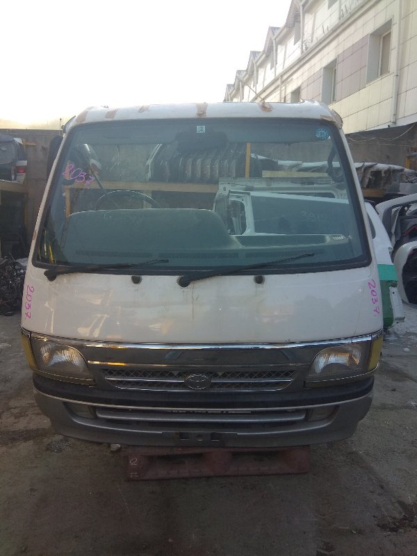 Nose cut Toyota Hiace LH178 5L Nose cut Toyota Hiace LH178 5L