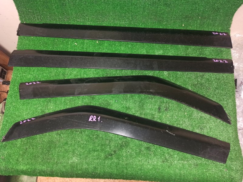 Ветровик Honda Elysion RR1 Ветровик Honda Elysion RR1
