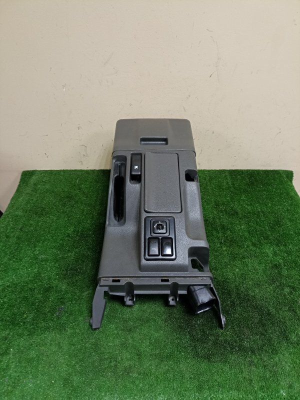 Бардачок между сиденьями ISUZU BIGHORN UBS26 контрактная