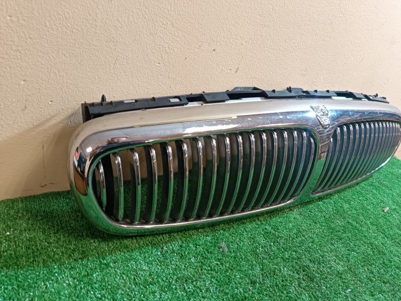 Решетка радиатора передняя X-TYPE X400 AJ25 Решетка радиатора передняя X-TYPE X400 AJ25