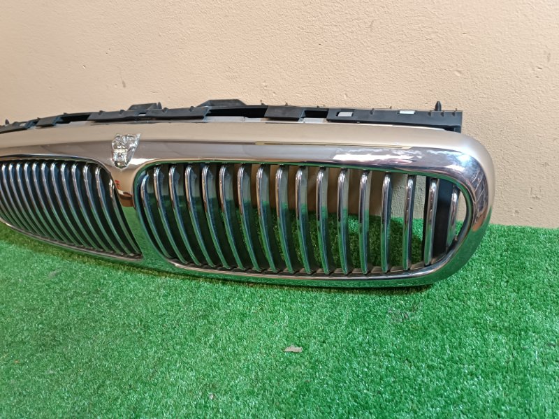 Решетка радиатора передняя JAGUAR X-TYPE X400 AJ25 Решетка радиатора передняя JAGUAR X-TYPE X400 AJ25