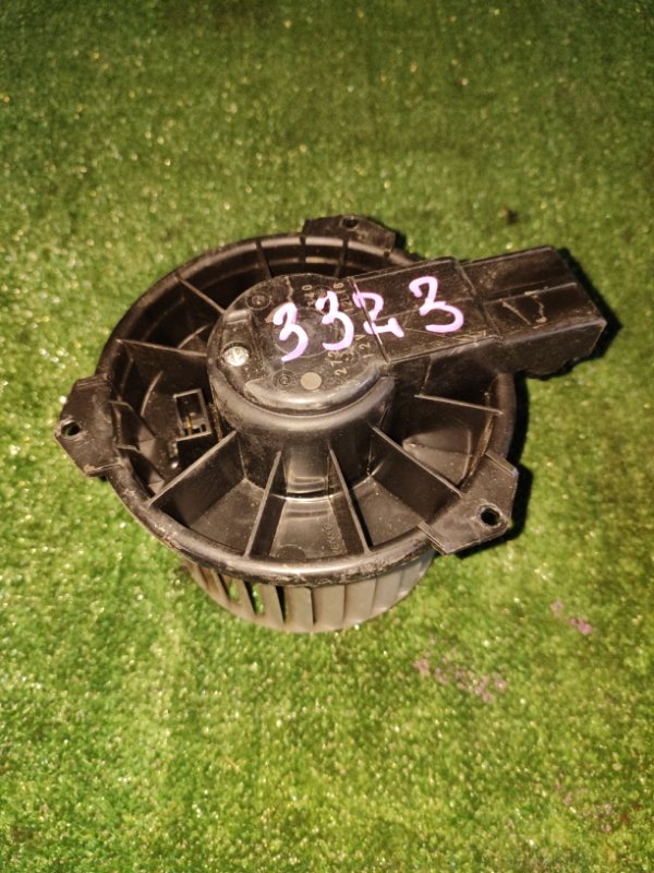 Запчасть мотор печки TOYOTA PASSO KGC10 контрактная Мотор печки TOYOTA PASSO KGC10 контрактная