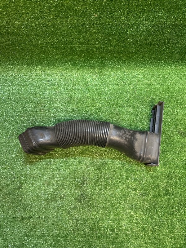 Патрубок воздушного фильтра AUDI A1 8X 6R0129618G контрактная