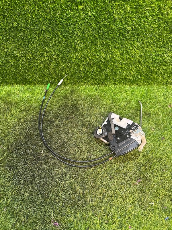 Замок двери передний правый DAIHATSU MIRA E:S LA300S контрактная