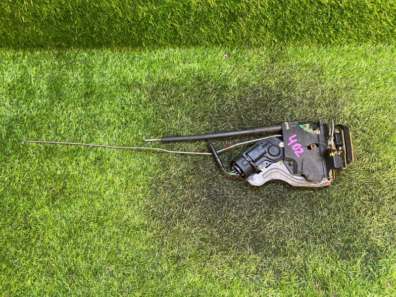 Замок двери задний левый TOYOTA MARK II GX100 контрактная