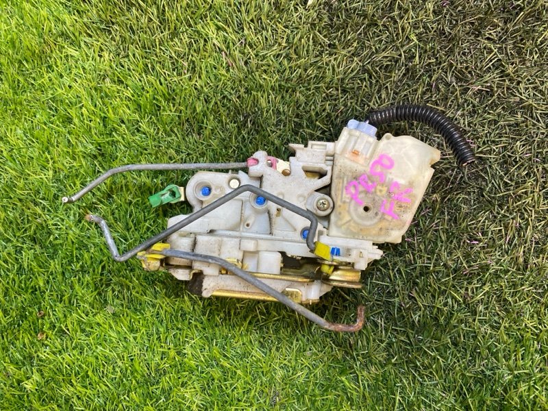 Замок двери передний правый NISSAN TERRANO PR50 805525P013 контрактная