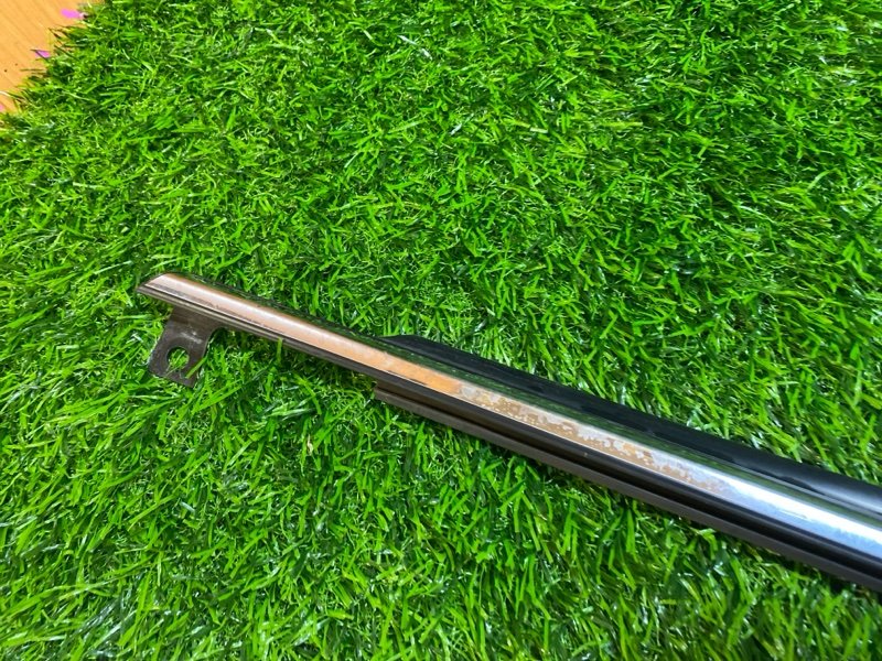 Молдинг на дверь задний правый MARK II JZX115